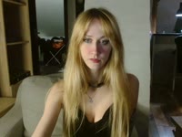 Im lonely and horny blonde teen :)