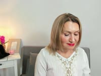 I am a woman like wine, I feel better with age, I fall in love with myself again and I appreciate every moment. I love to smile, dance in the rain and send good energy. I love every part of my body, I accept who I am. I have always been curious about the world and people. I am like to try new things.