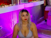 I am a hot and sensual model always in the mood to have fun with you on cam