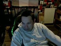 bonjour  a tous je suis ici pour une seul raison j adore le sexe sans tabous et ouvert d esprit   venais jouer avec moi 69 levrette branlette espagnole mots crue 4 patte  sodo  et j en passe    bisous a tous et a tres vite