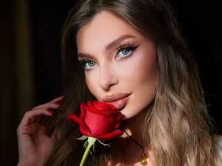 naughty camgirl fingering pussy Alessia