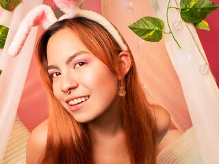 naughty camgirl masturbating with vibrator EmmaMonnet