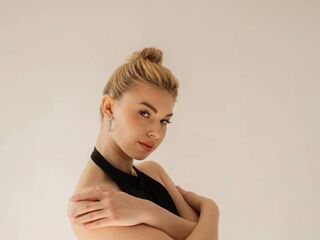 naked camgirl masturbating with dildo EnaSha