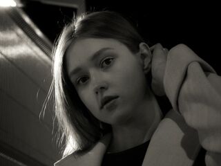 naked girl with webcam EvelinaMoorina