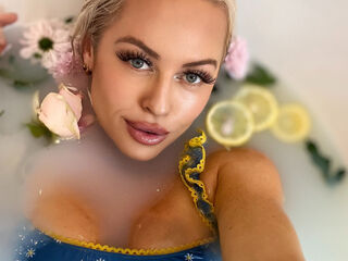 kinky webcam picture IsabellaSaturn