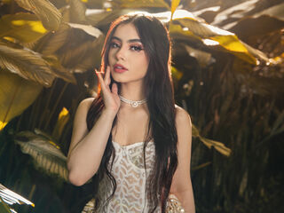 nude webcam girl LiliDavison