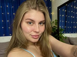 camslut naked MilaOlivers