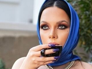 hot cam girl VictoriaMinha