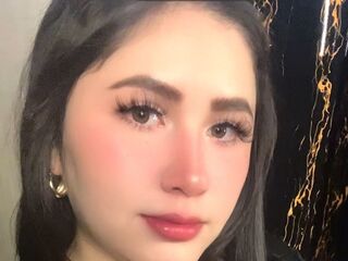 naughty camgirl masturbating with vibrator IsabellaNoriega