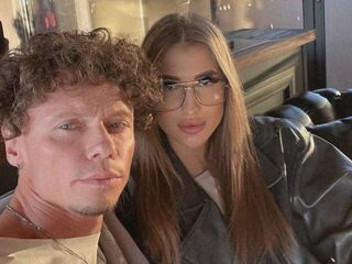 live couple blowjob cam LeoAndAlice