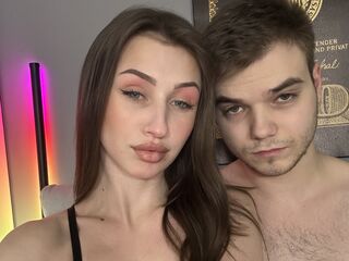 live couple cam VikkiGeorge