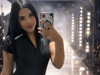 bizarre fetish chat room EmilyDaring