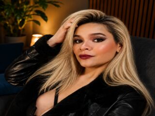 bdsm camgirl chatroom SarahLorenzi