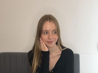 shaved pussy webcam AbigailLee