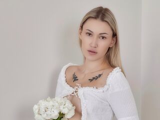 naked cam girl AliceKrossy