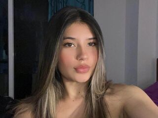 naked cam girl masturbating with vibrator AmberCamus