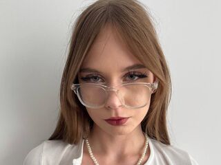 cam girl chat room AmiliStrouns