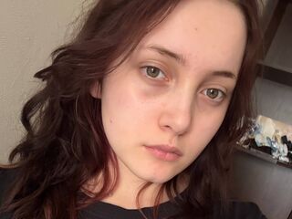 naked camgirl masturbating with vibrator AmilyBens