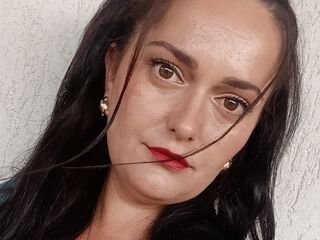 naked webcam girl AmiraCeleste