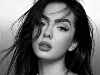 cam girl playing with vibrator AnneAm