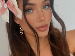 webcam striptease BellaSophiaSky