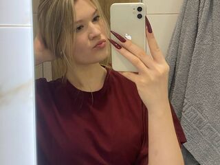 beautiful webcamgirl Bloryjon