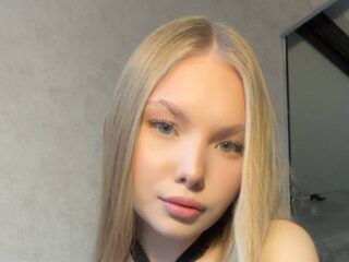 cam sex CarolineNine