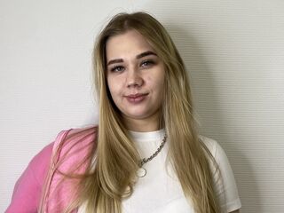 naked camgirl fingering pussy CathernLoven