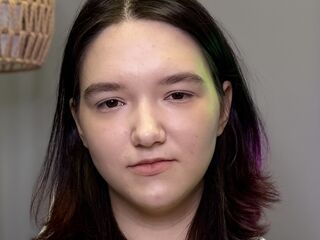 camgirl showing tits CecilleBonavita