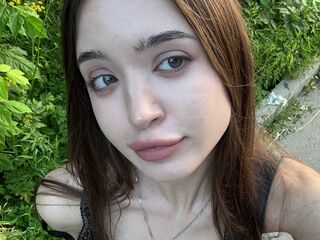 camwhore fingering shaved pussy ChandraHankin