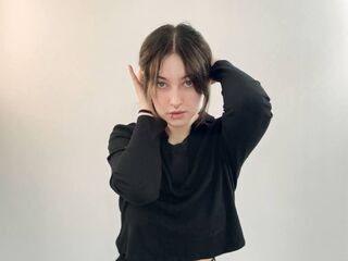 girl shaving pussy ChasityDanaher