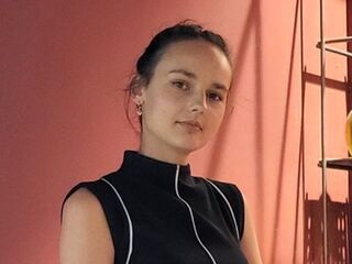 live cam girl pic CherlynAltice