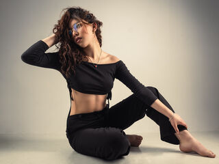 masturbating camgirl ChloeSteele