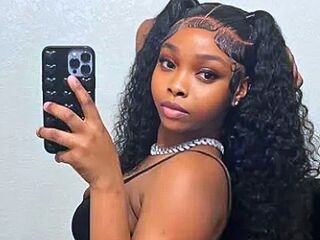 live webcam performer ChristabelBella