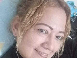 naked camgirl masturbating with dildo ClauSilver