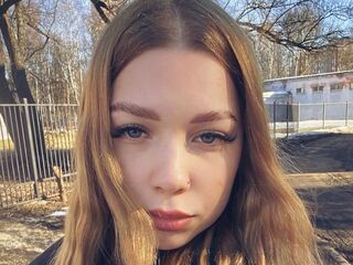 camgirl showing tits ColletteSitzes