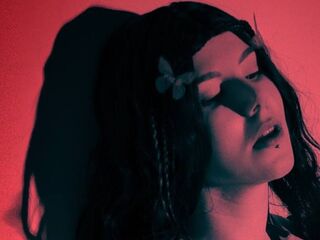 cam girl masturbating with vibrator CorlissFunston