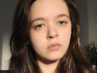 mastubating web cam girl CorneliaAdling