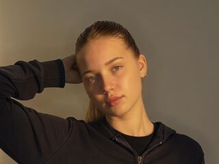 hot cam girl masturbating with sextoy CristalCinnamond