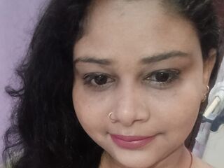 naked webcam girl CurvySoniya