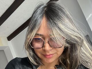 camwhore fingering shaved pussy DariBetancourt