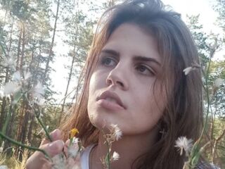 naughty camgirl fingering shaved pussy DelfinaSteedley