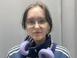 cam girl chat DoraDawson