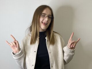cam girl masturbating with dildo DorothaHiles