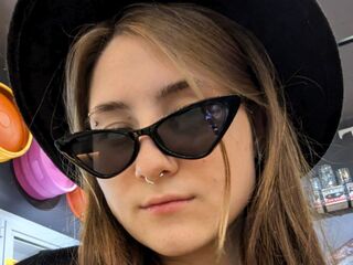 topless webcam girl EasterCaris