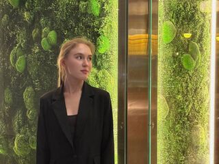 live webcam performer EdaNoreikaite