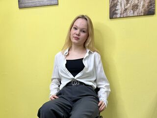 camgirl masturbating with sex toy EleneBurchard