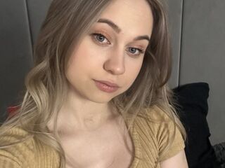 camgirl fingering bald pussy ElisabethCrysten