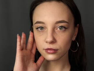 livecam video EllynDarvish