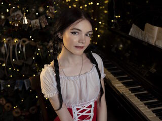 camgirl masturbating with dildo EmmaBlackwood